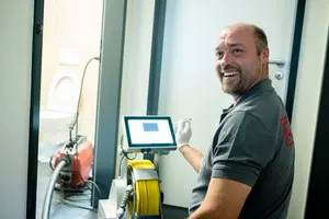 Professionelle Wartung und Reinigung Professionelle Wartung und Reinigung